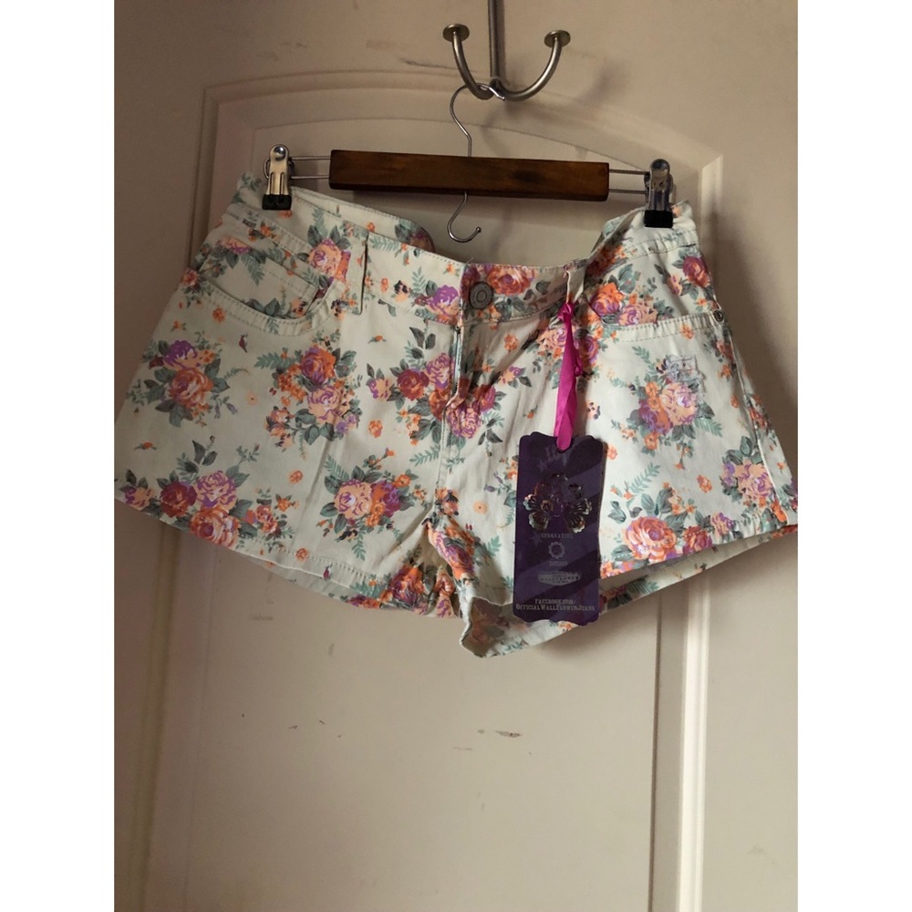 Wallflower flower shorts
